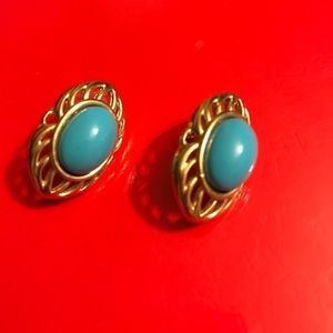 Beautiful Gold tone Turqoise Earrings